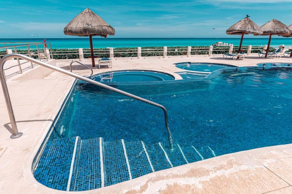 Villas Marlin 108, A Pie De Playa, Albercas, Jacuzi, Ubicacion Inmejorable Cancún Exterior foto
